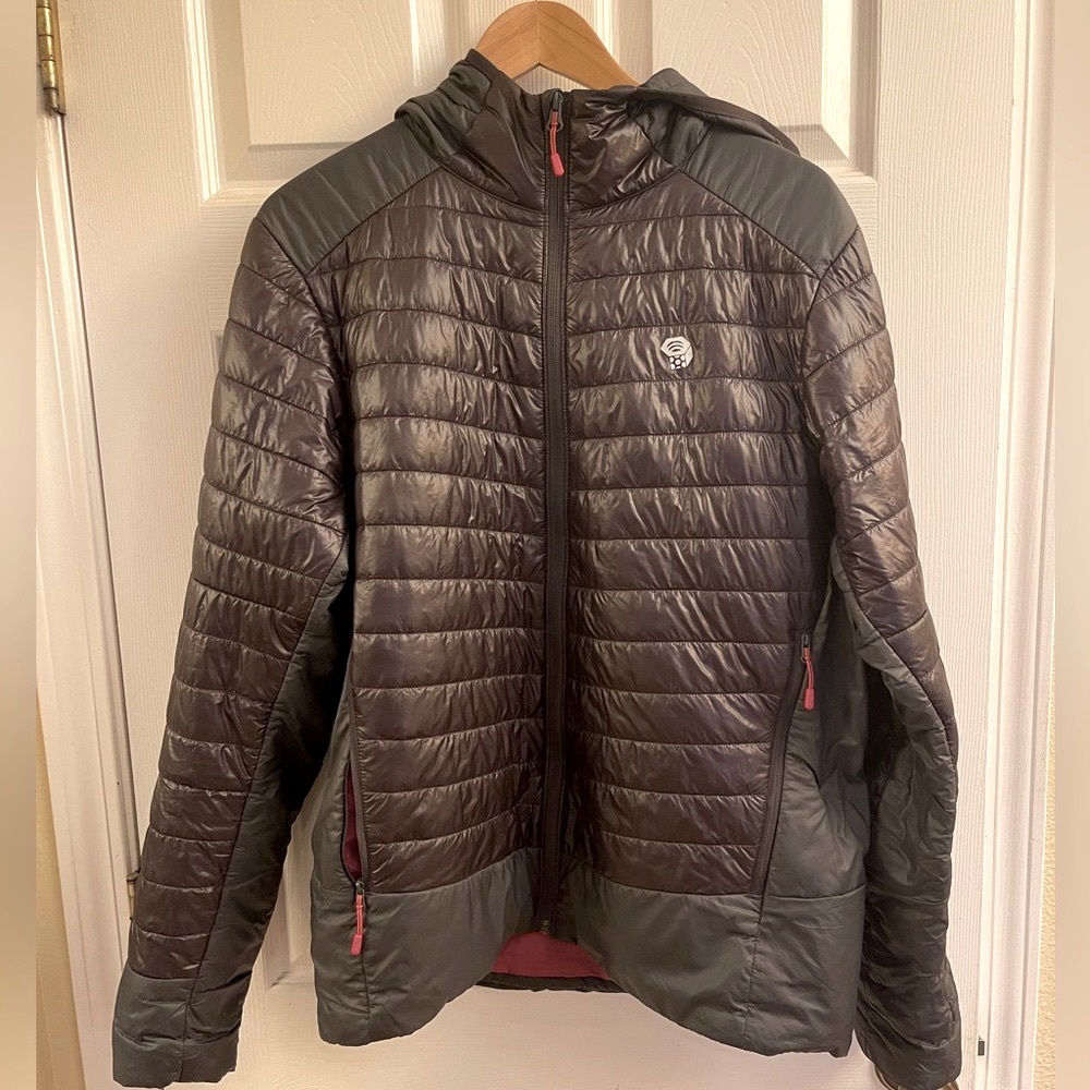 Mountain Hardware Ghost Shadow ( LOOK AT PICS !)
